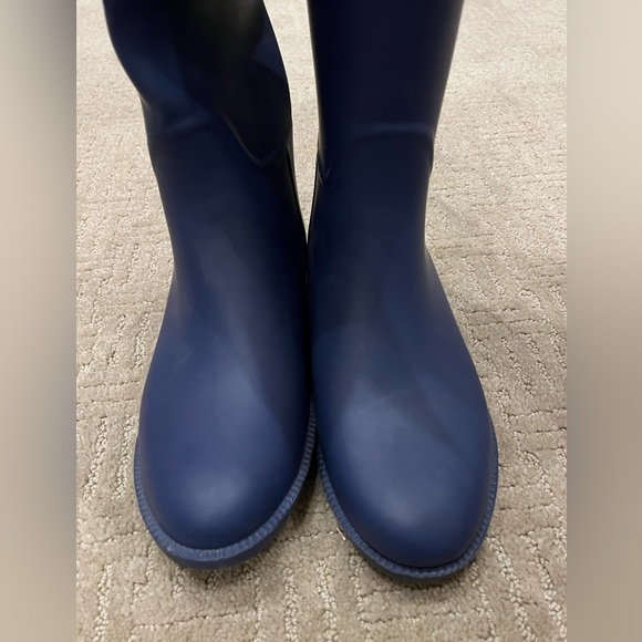 Bitten Sarah Jessica Parker Rainboots - Picture 7 of 11